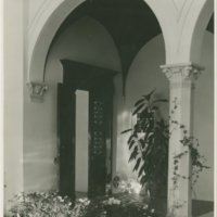 Lutah Maria Riggs: Von Romberg house (Montecito, Calif.) exterior photographs